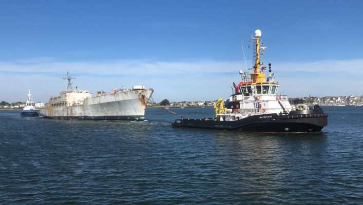 Le Bâtiment de soutien logistique Rhône quitte Lorient