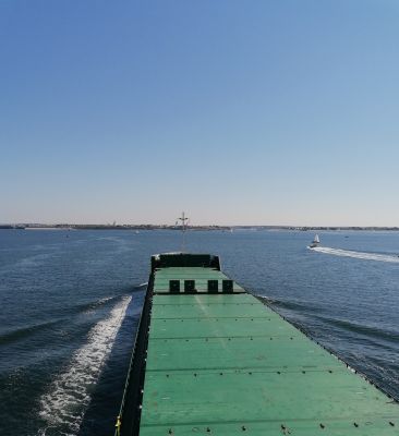 Arrival of the vessel Arklow Beach at Lorient