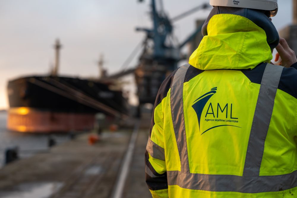 Consignation au port de Lorient par l'&eacute;quipe AML